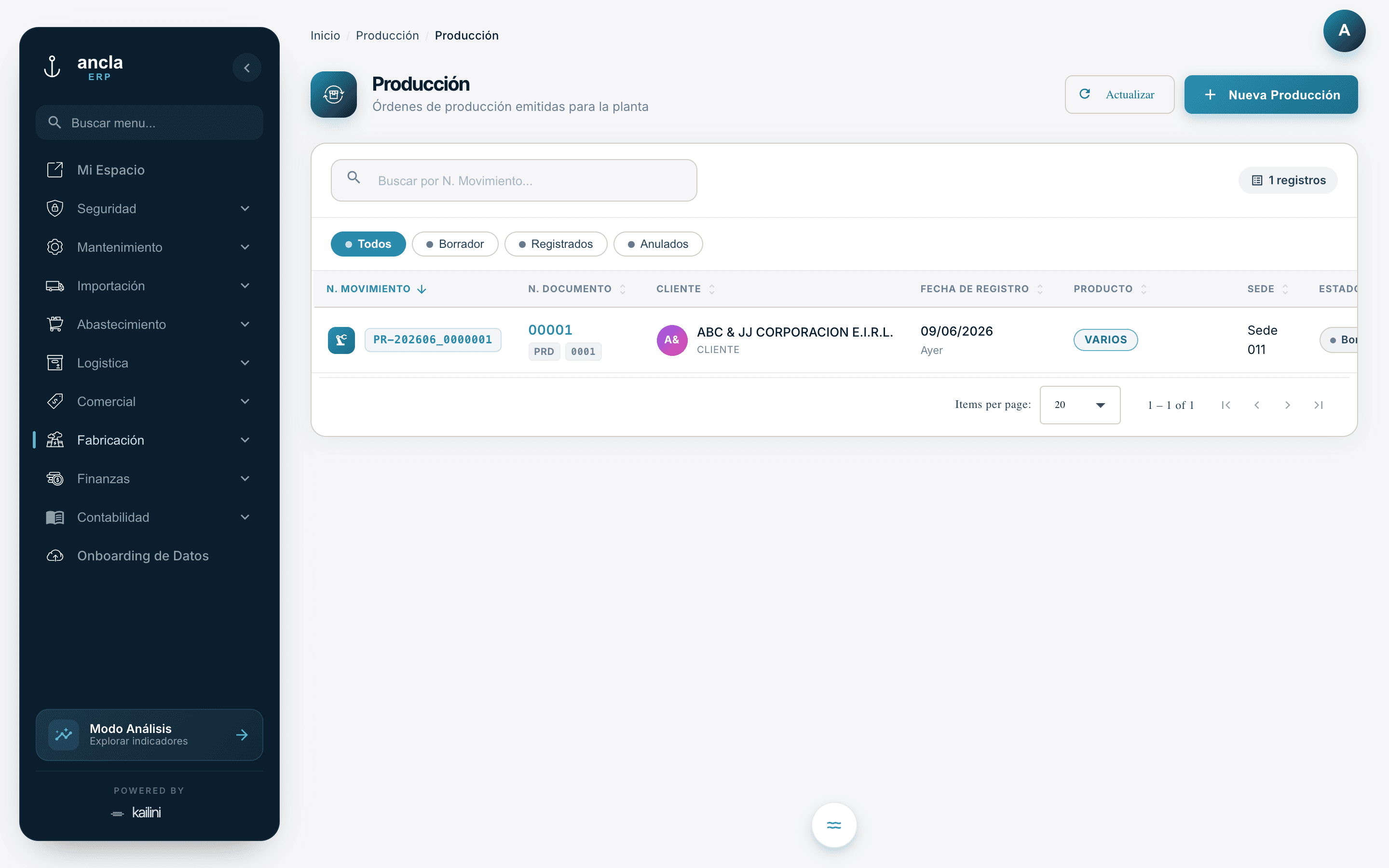 Pantalla real del módulo de Fabricación en Ancla ERP: órdenes de producción emitidas para la planta con documento, cliente y sede.